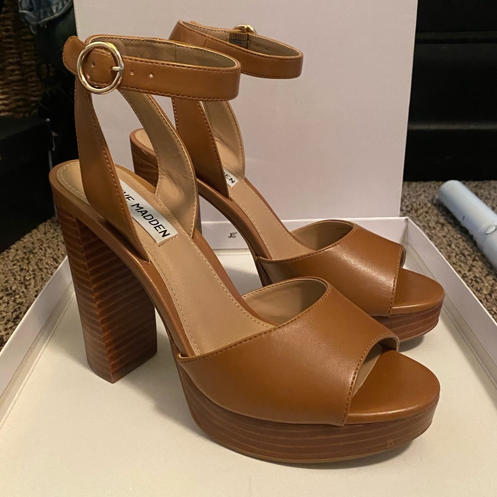 Cognacs ankle strap heels